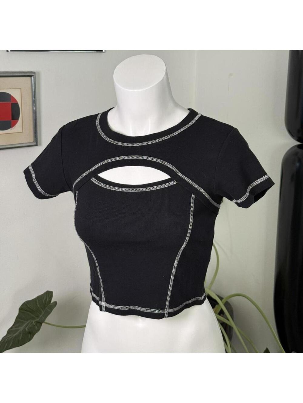 Sly Black Cut Out Crop-top